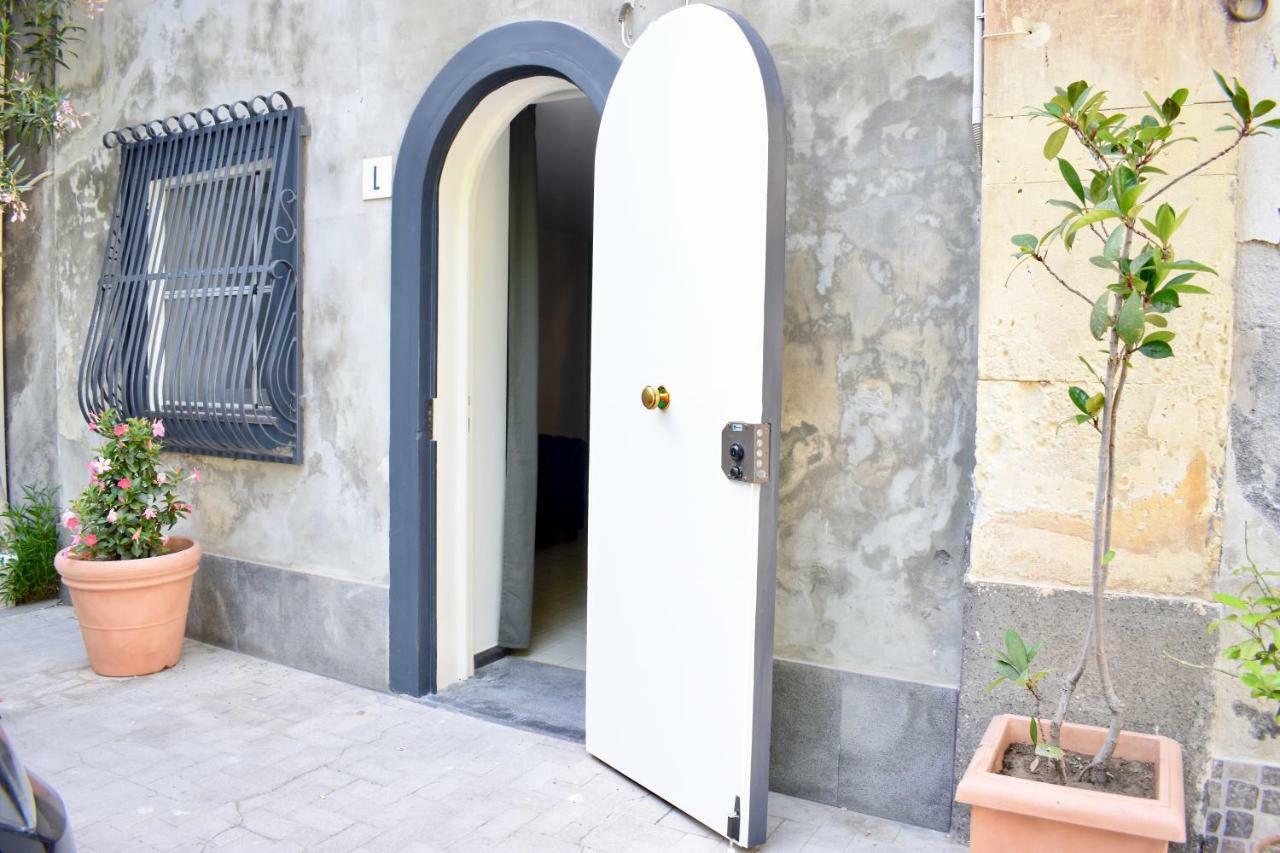 Camula Inn Apartament カターニア エクステリア 写真
